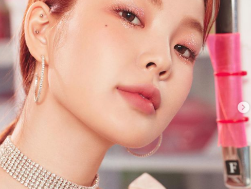 Eyebrow trend, Korean shape 2021